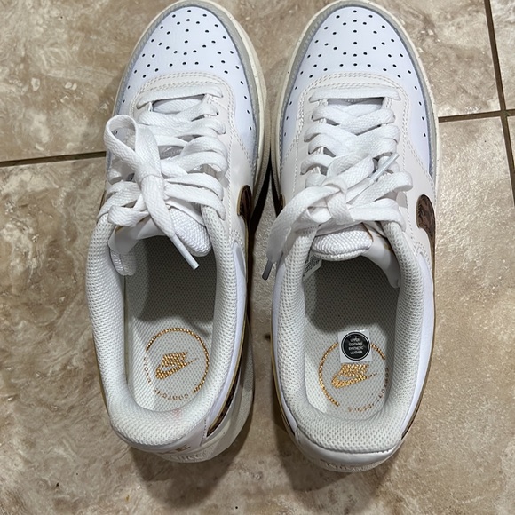 Women’s NIKE COURT VISION ALTA  size 9.5 color White - Picture 8 of 11